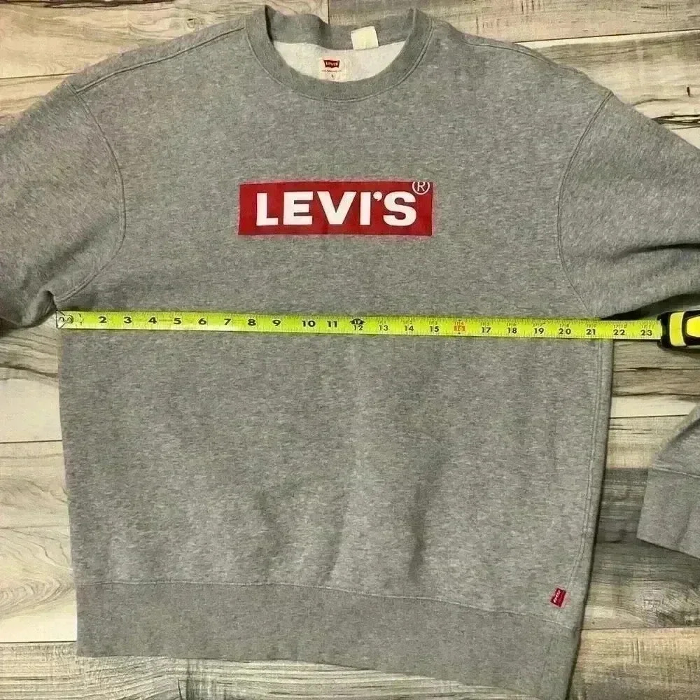 Levi’s Relaxed Crewneck gray sweater Size Small - Picture 4 of 5